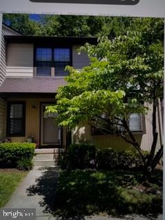 Location Location Location. Welcome to 5904 Roberts Common Court in the heart of Burke! This property needs a bit of TLC. Burke Centre is the place to live. Conviently located near commuter routes, shopping, dining, and excellent schools. Your new home in Burke is waiting for you.
