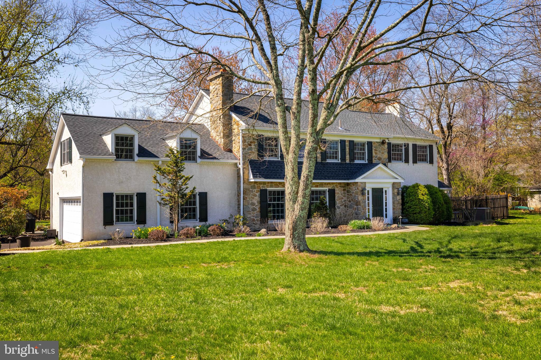 THE PINES - Residential