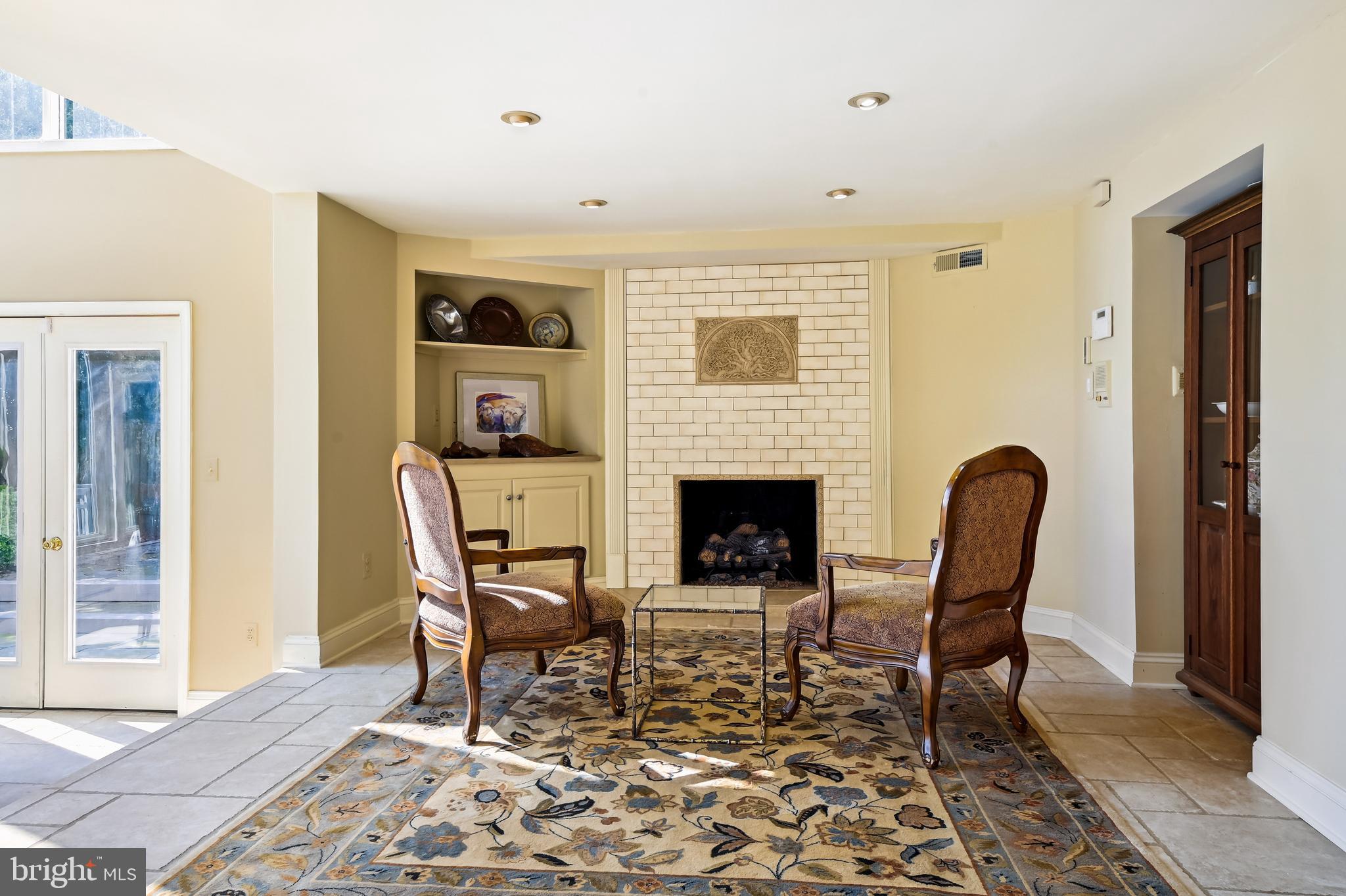 QUEEN ANNE HILL - Residential