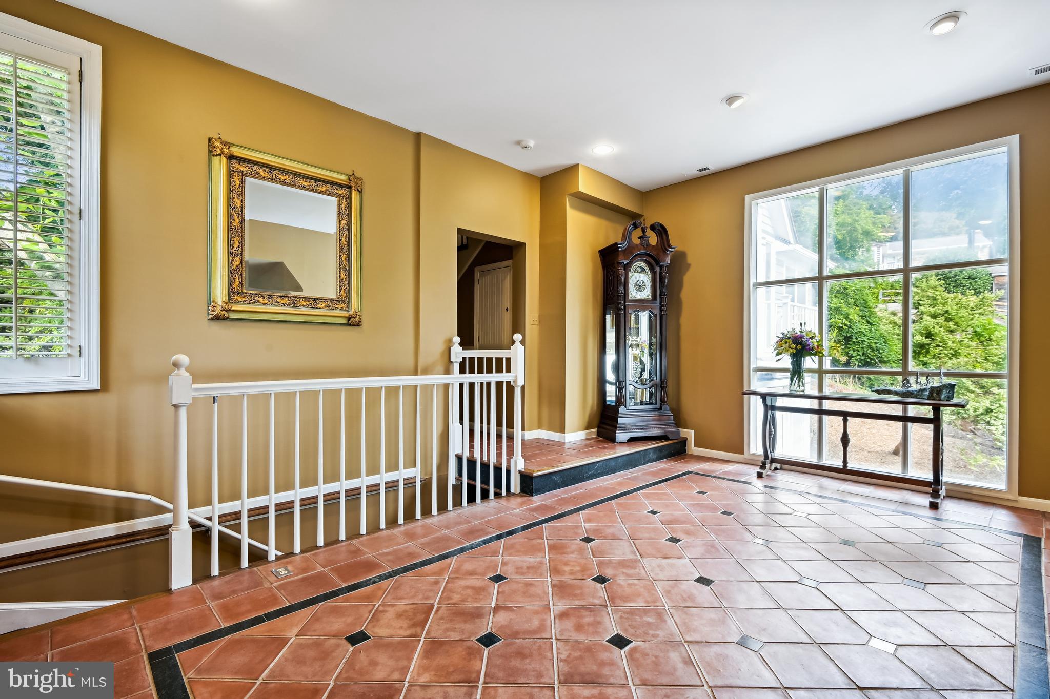 QUEEN ANNE HILL - Residential
