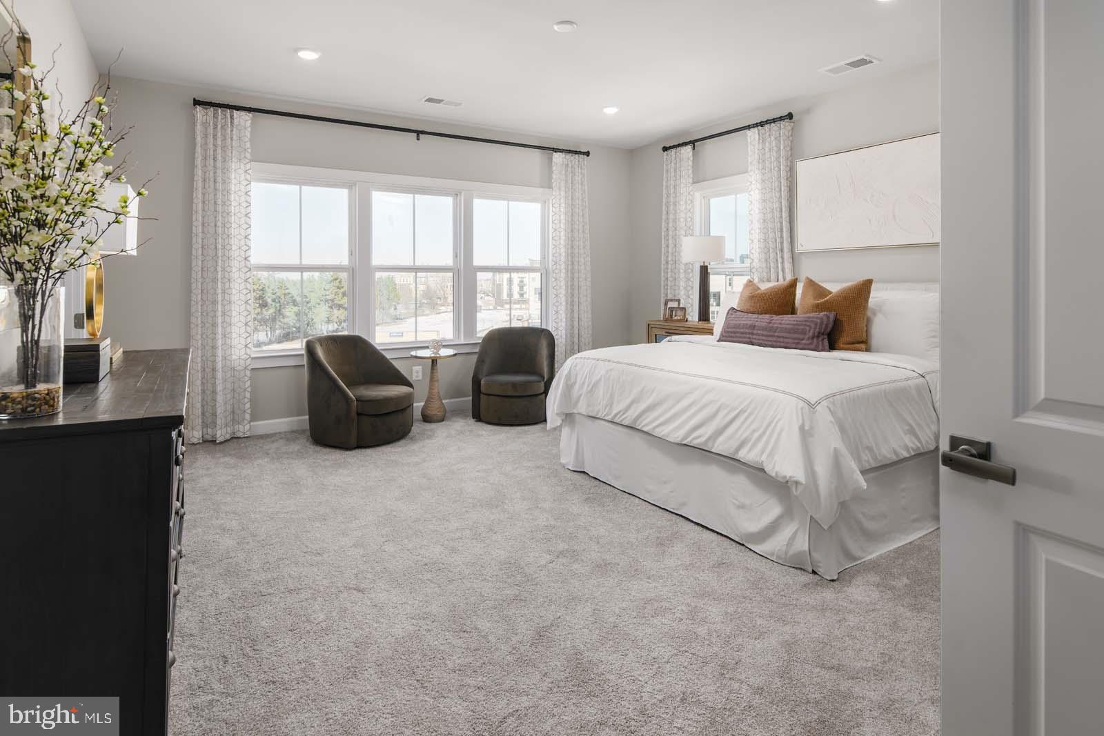 ASHBURN STATION - Residential