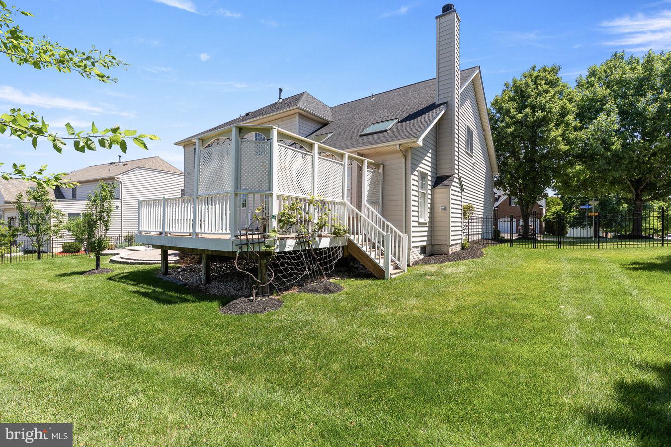 LOUDOUN VALLEY ESTATES - Residential