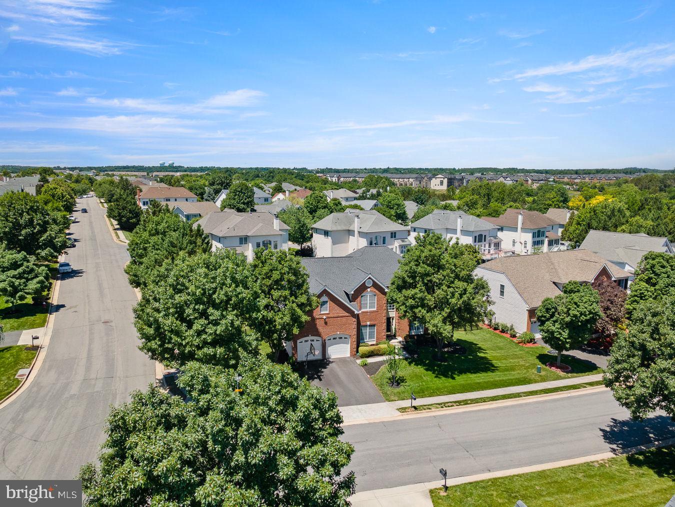 LOUDOUN VALLEY ESTATES - Residential