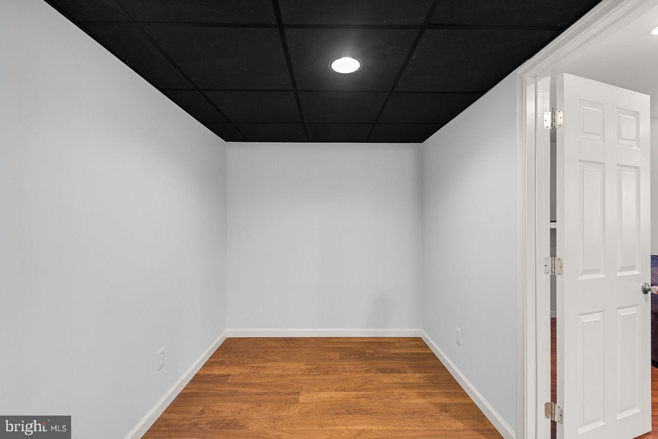 LOUDOUN VALLEY ESTATES - Residential
