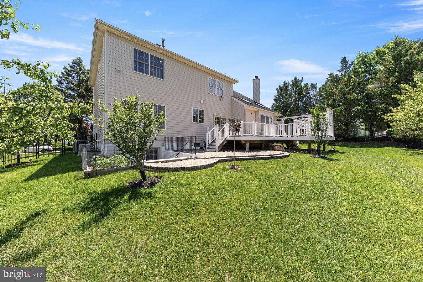 LOUDOUN VALLEY ESTATES - Residential