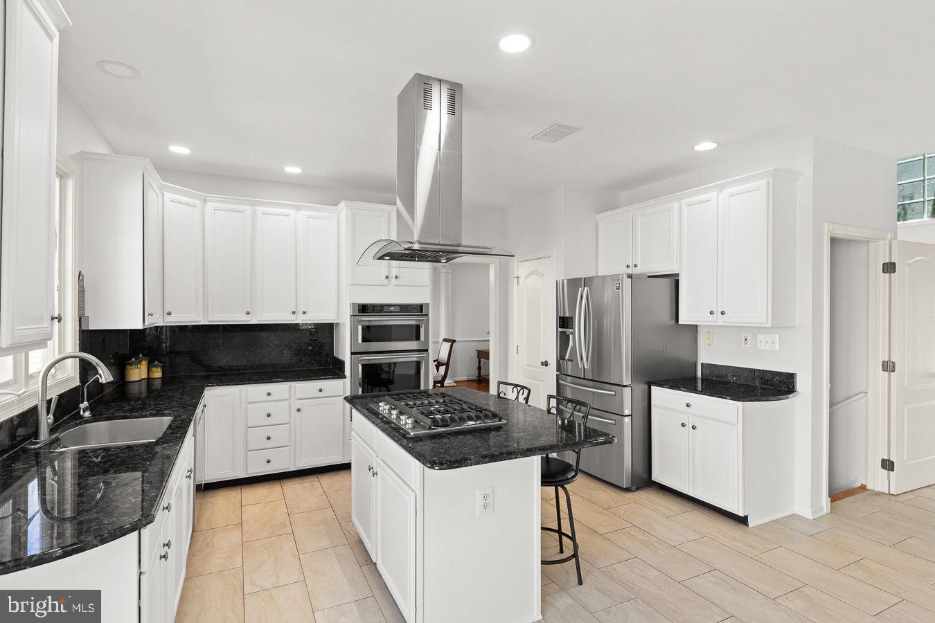 LOUDOUN VALLEY ESTATES - Residential