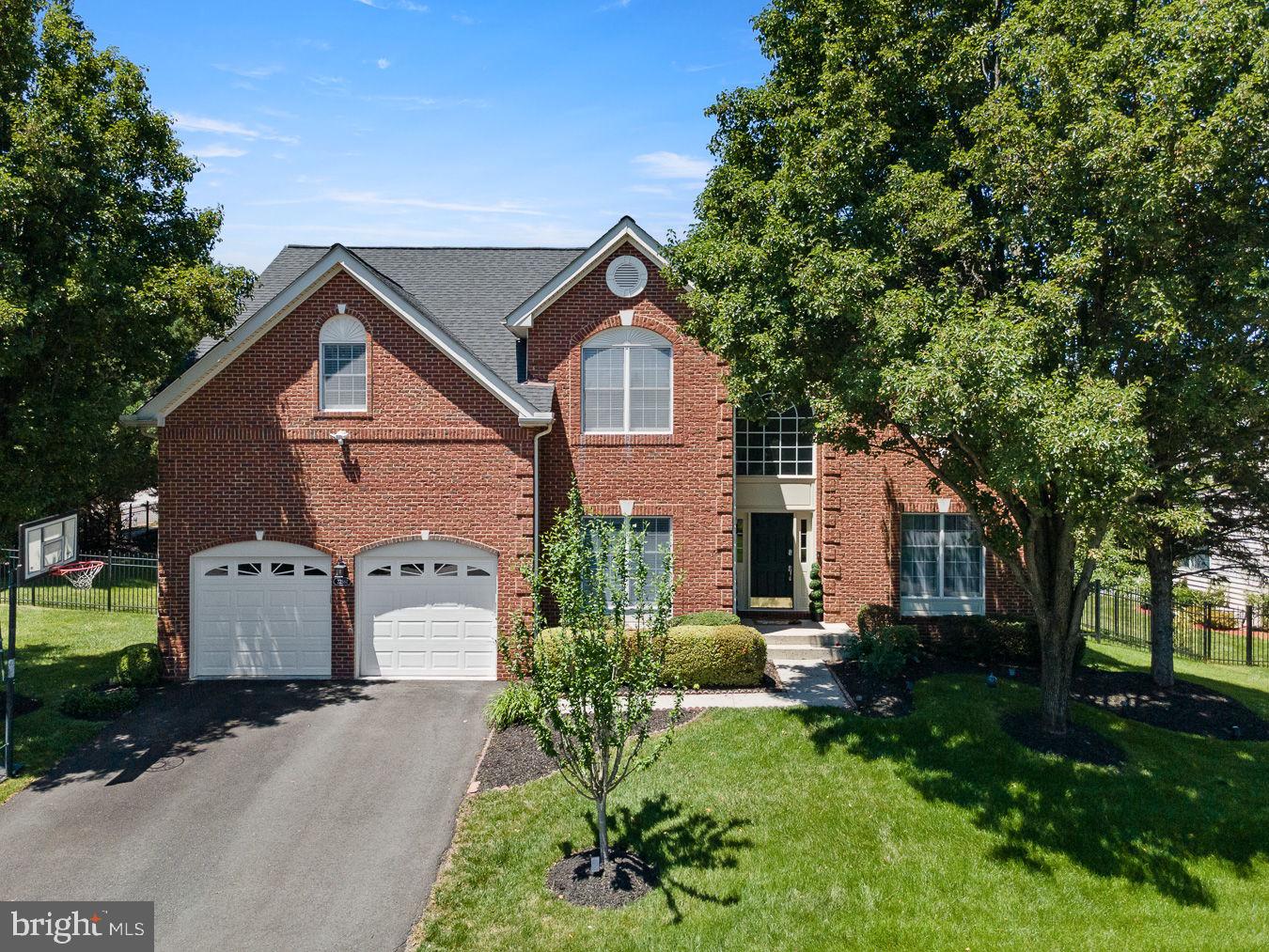 LOUDOUN VALLEY ESTATES - Residential