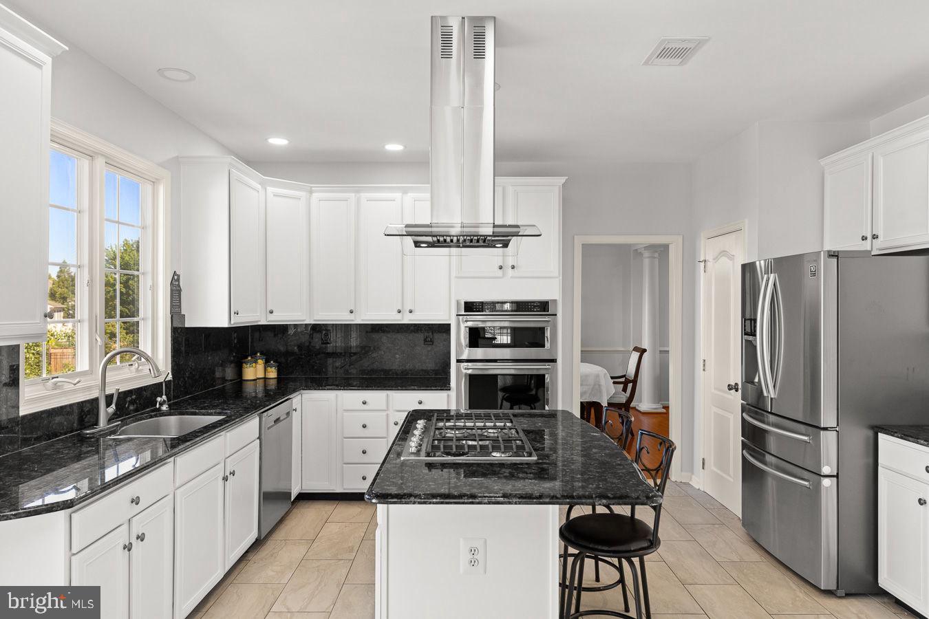 LOUDOUN VALLEY ESTATES - Residential