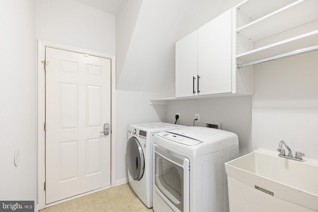 LOUDOUN VALLEY ESTATES - Residential