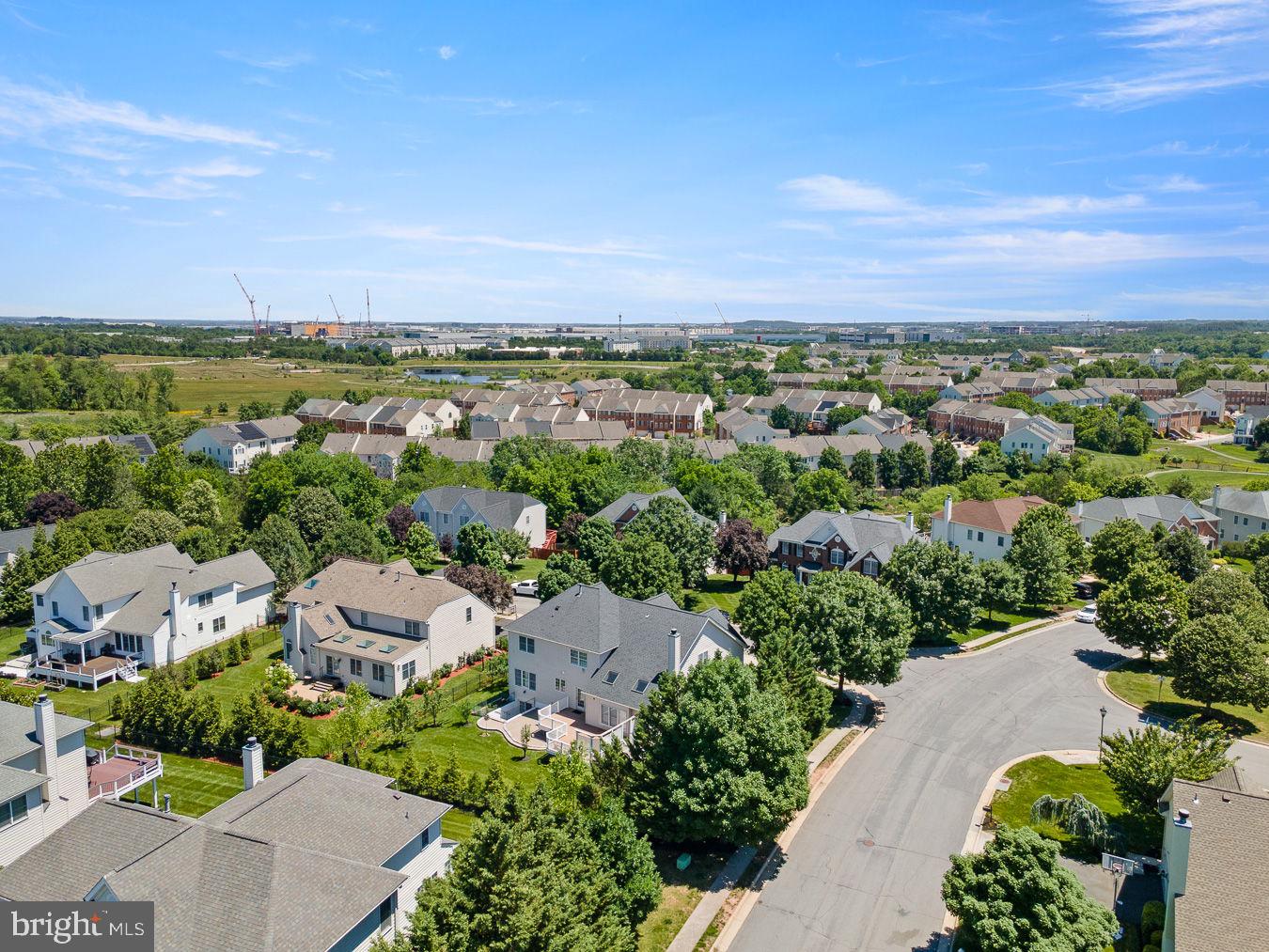 LOUDOUN VALLEY ESTATES - Residential