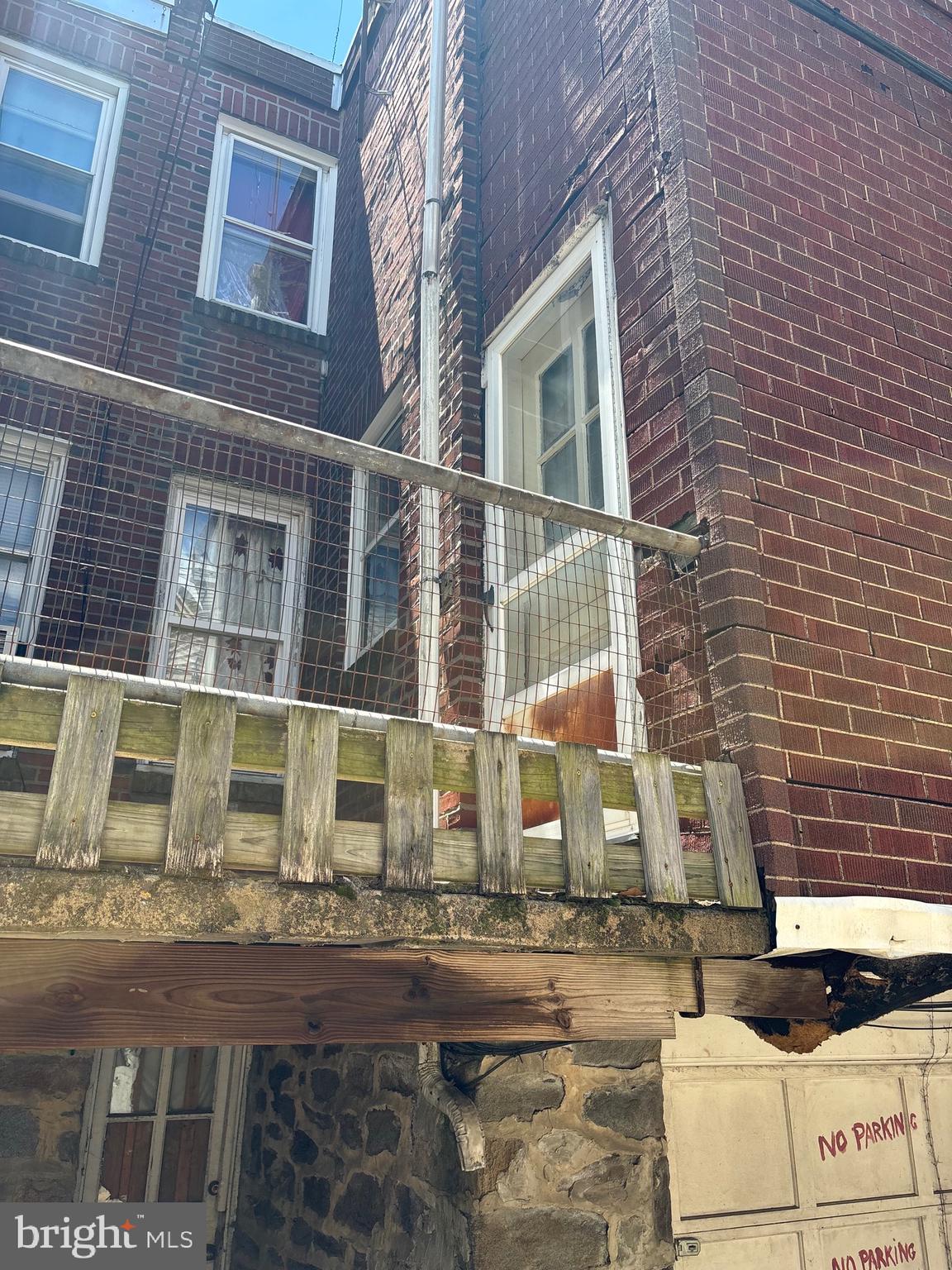 LAWNCREST - Residential