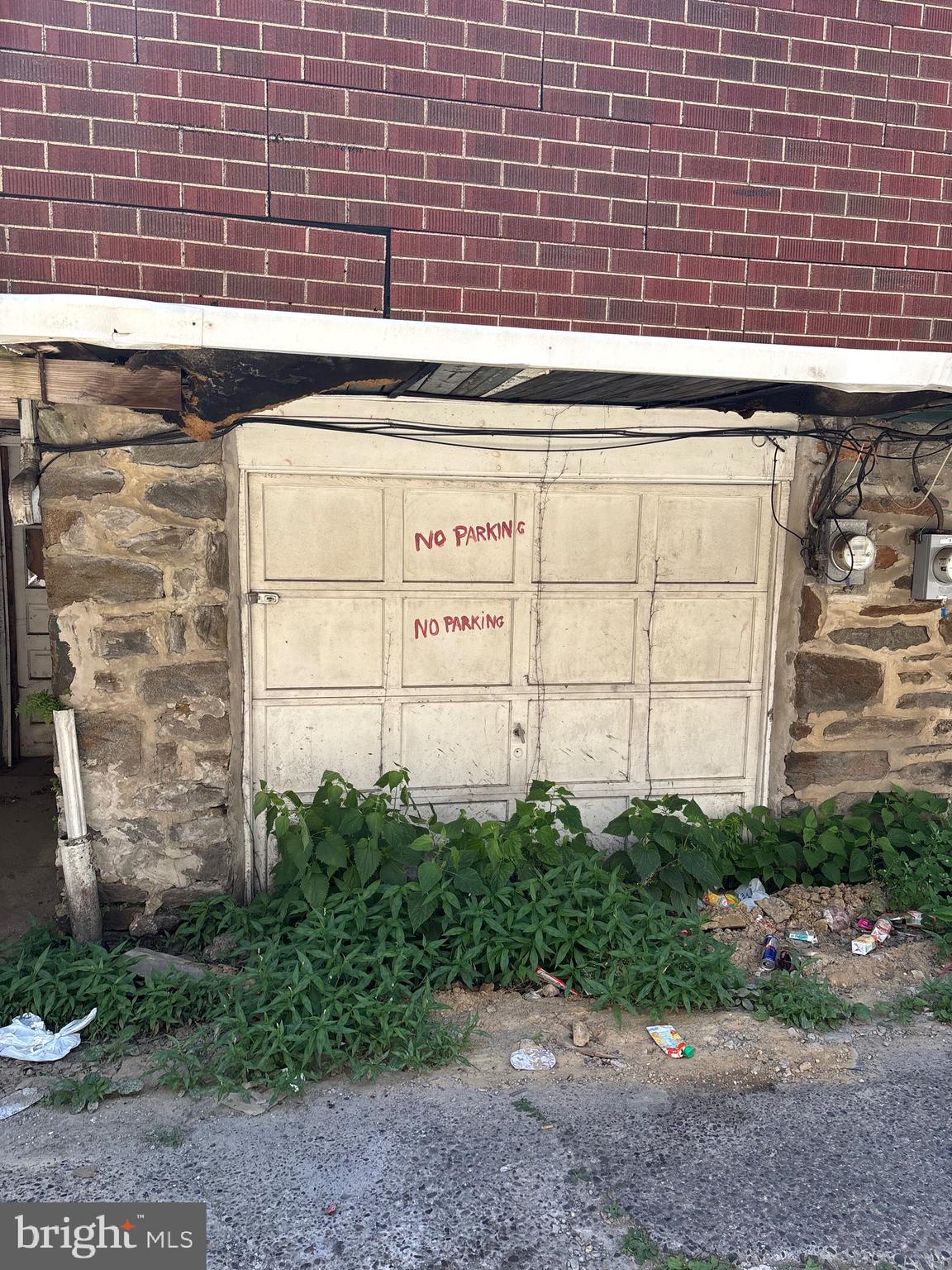 LAWNCREST - Residential