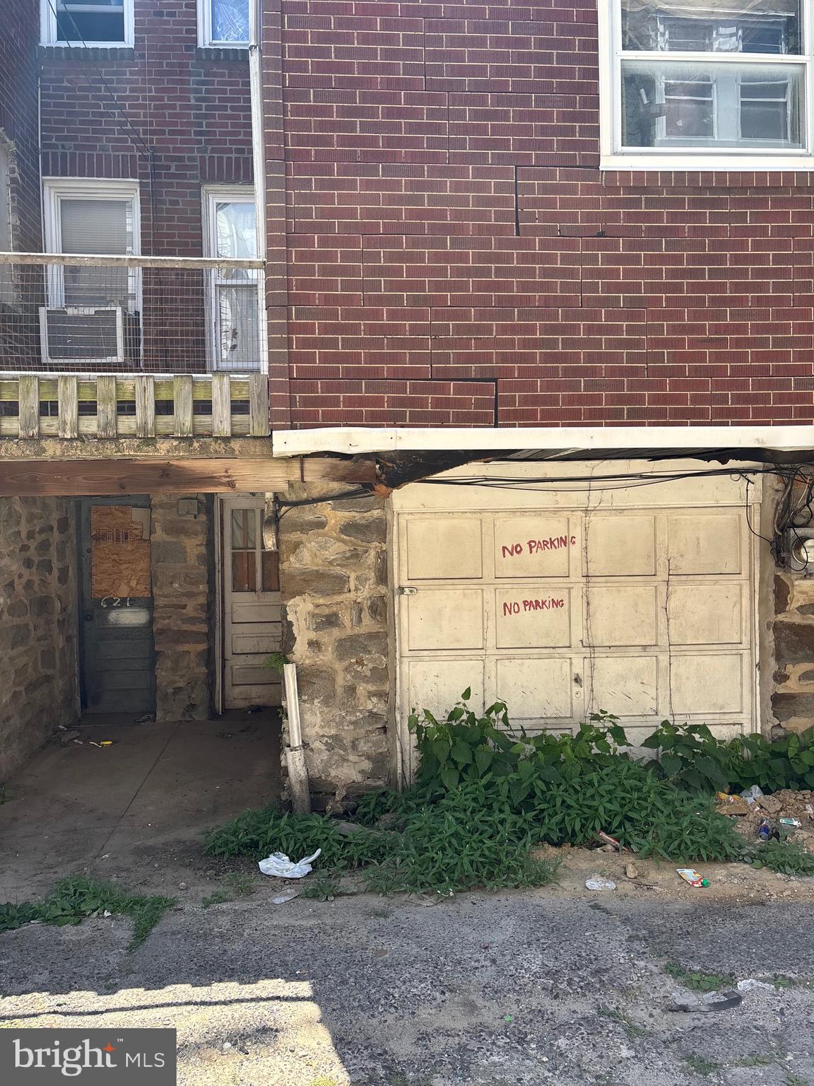 LAWNCREST - Residential