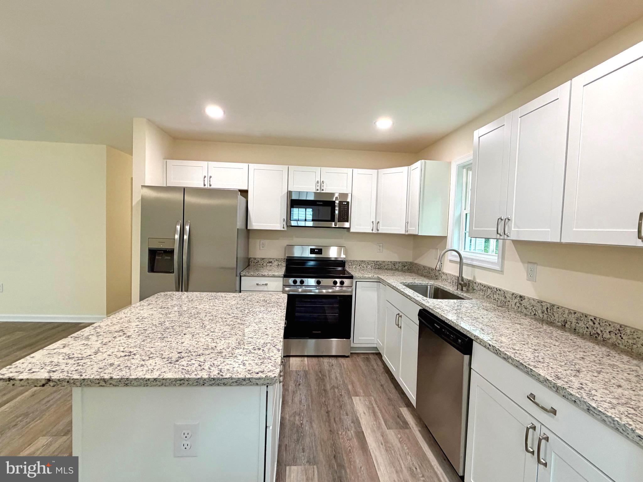 LAKE CAROLINE - Residential