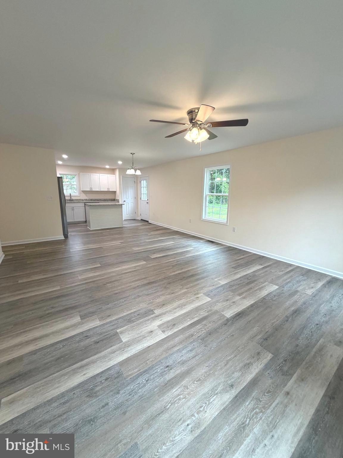 LAKE CAROLINE - Residential