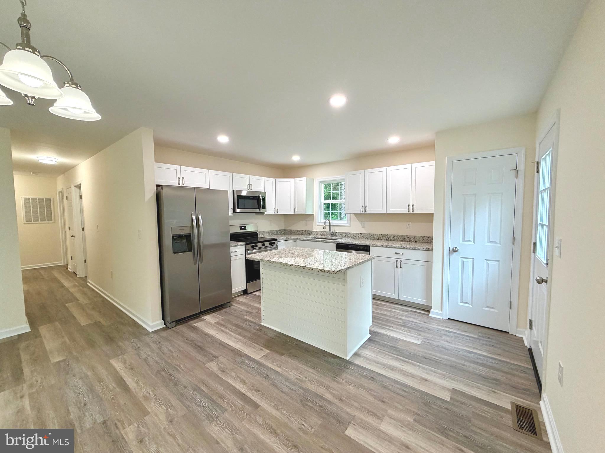 LAKE CAROLINE - Residential