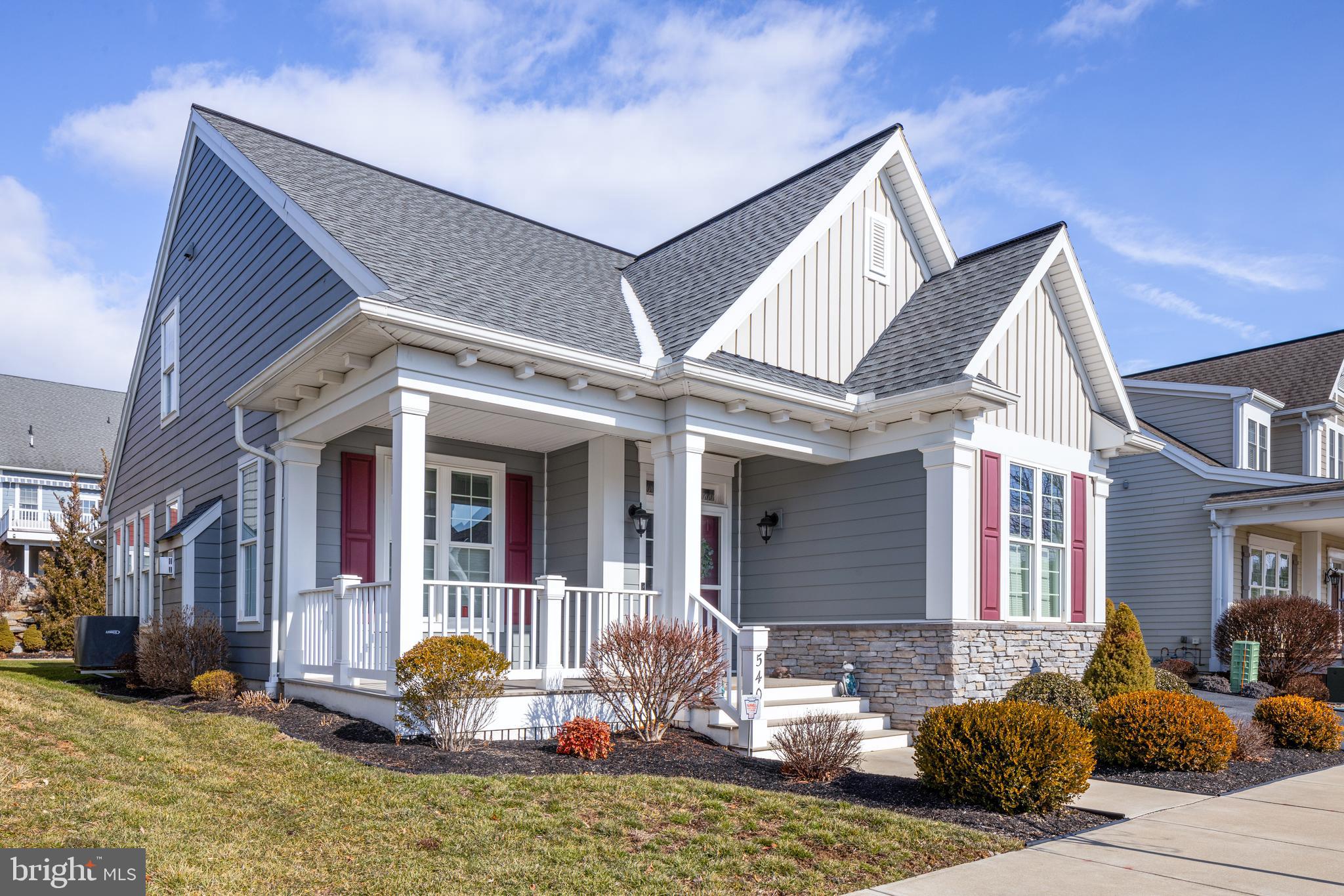 HOME TOWNE SQUARE - Residential