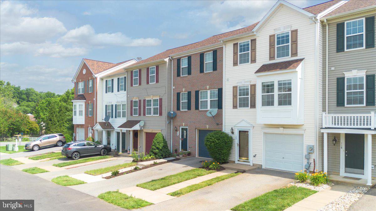 WHISPERING RIDGE - Residential