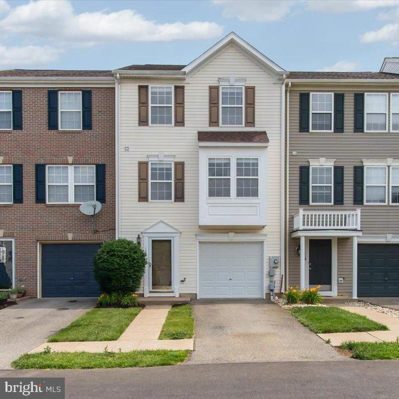 WHISPERING RIDGE - Residential