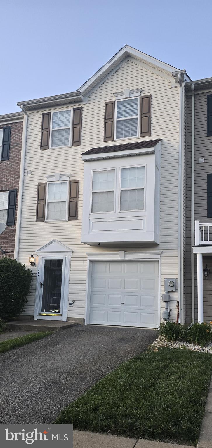 WHISPERING RIDGE - Residential