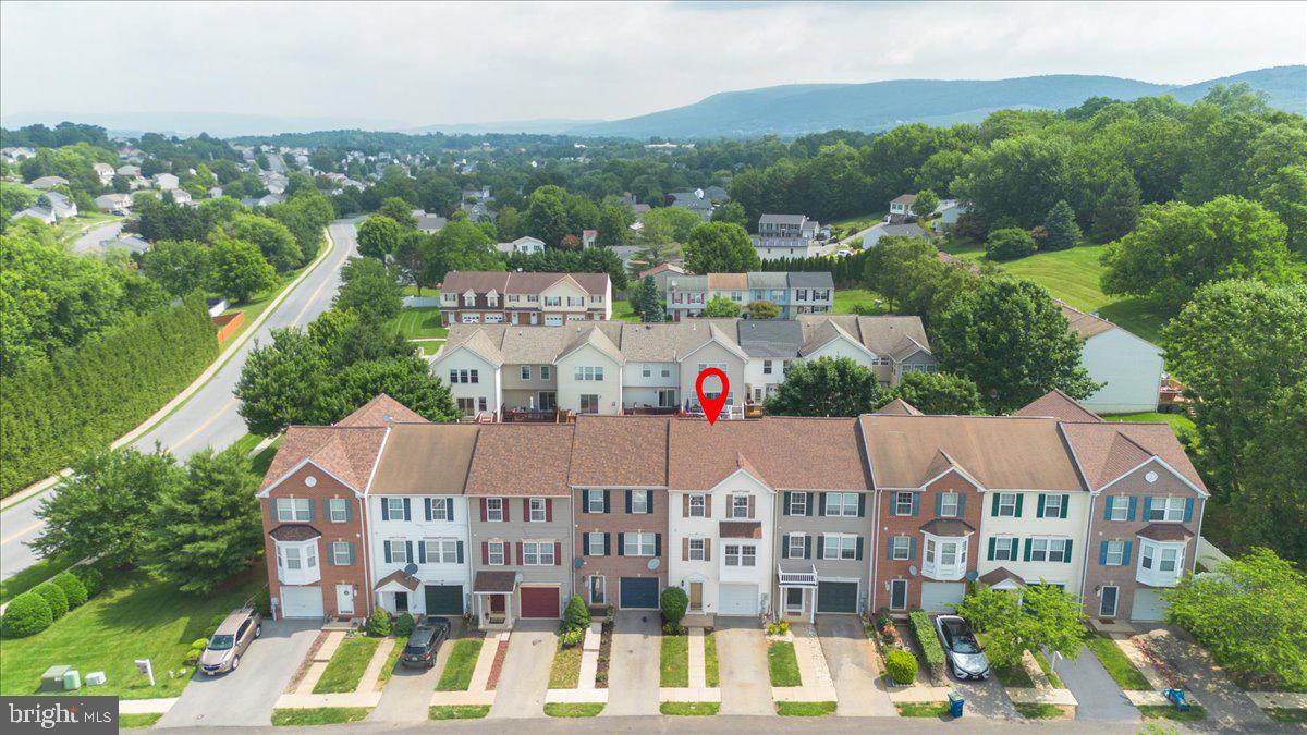 WHISPERING RIDGE - Residential