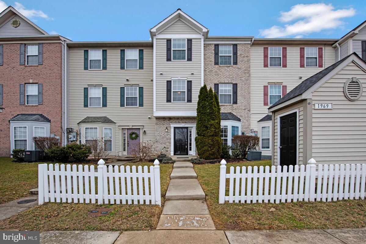 ENCLAVE AT SEVEN OAKS - Residential
