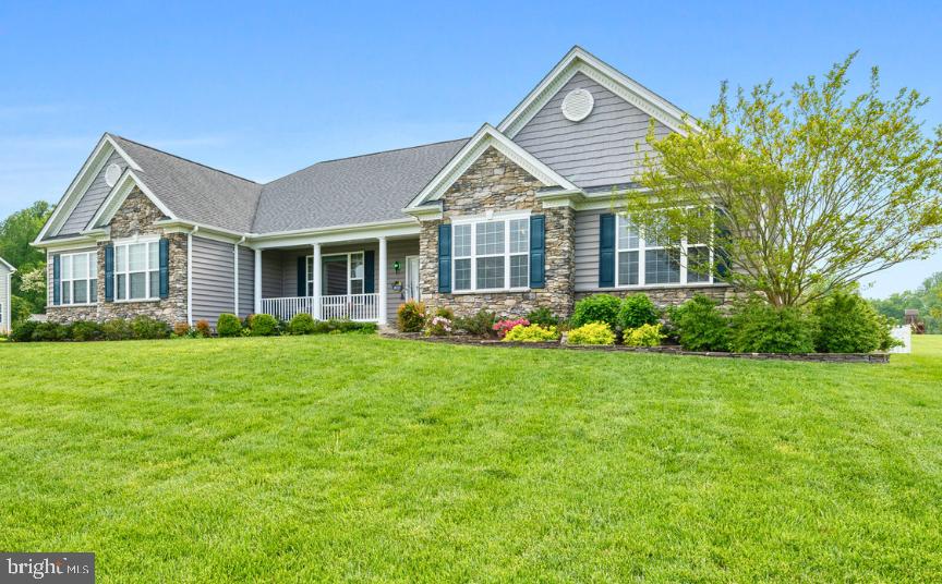TWIN PONDS - Residential
