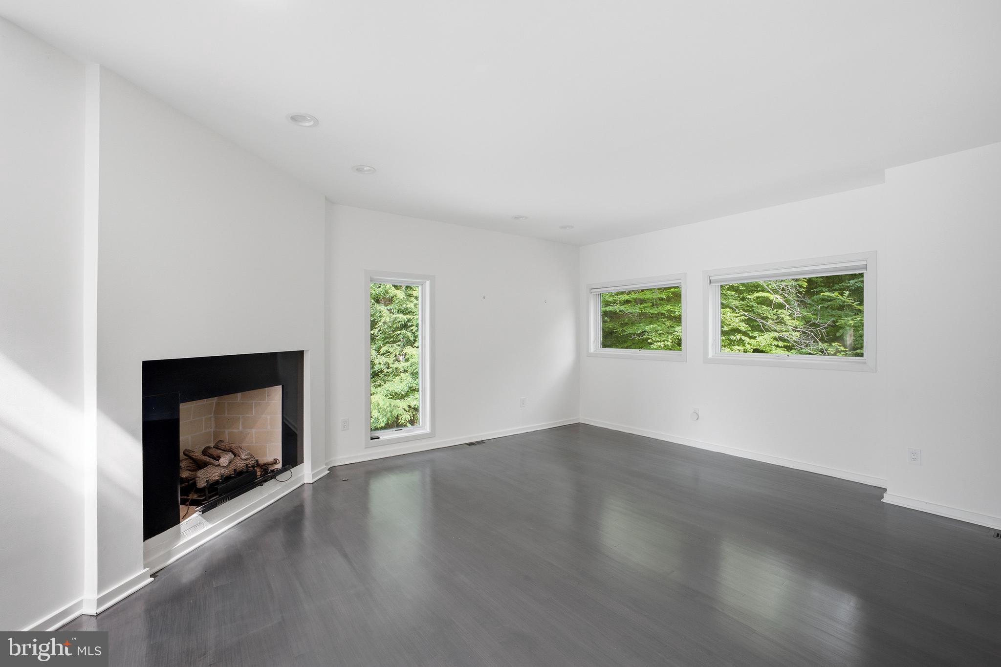 POTOMAC OVERLOOK - Residential