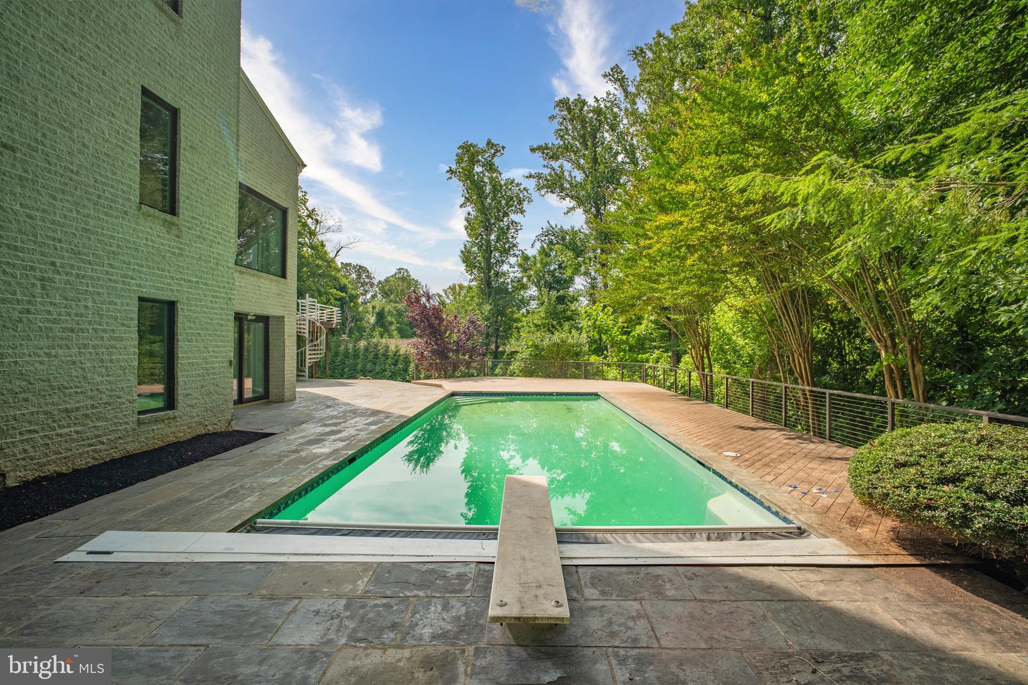 POTOMAC OVERLOOK - Residential