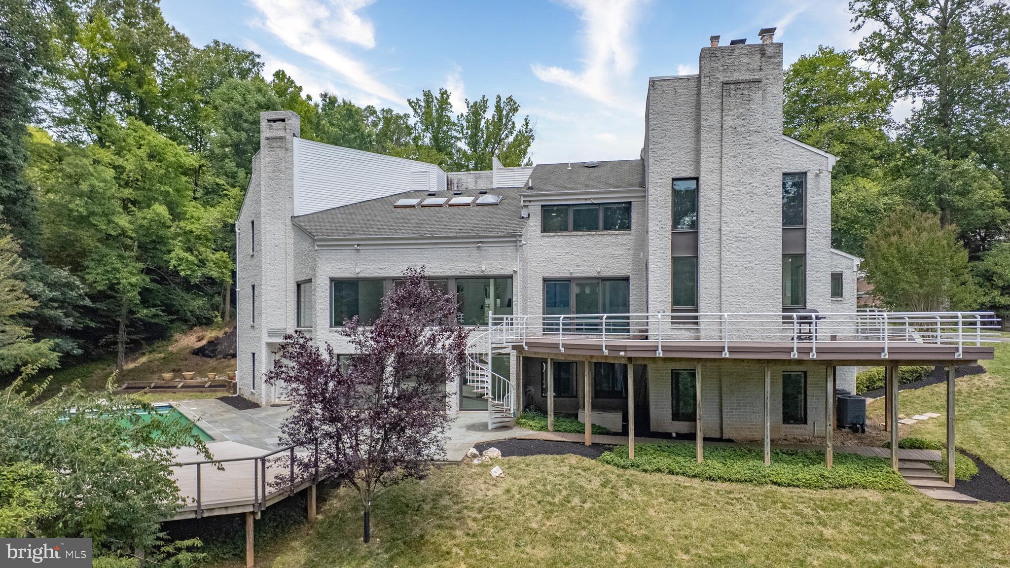 POTOMAC OVERLOOK - Residential