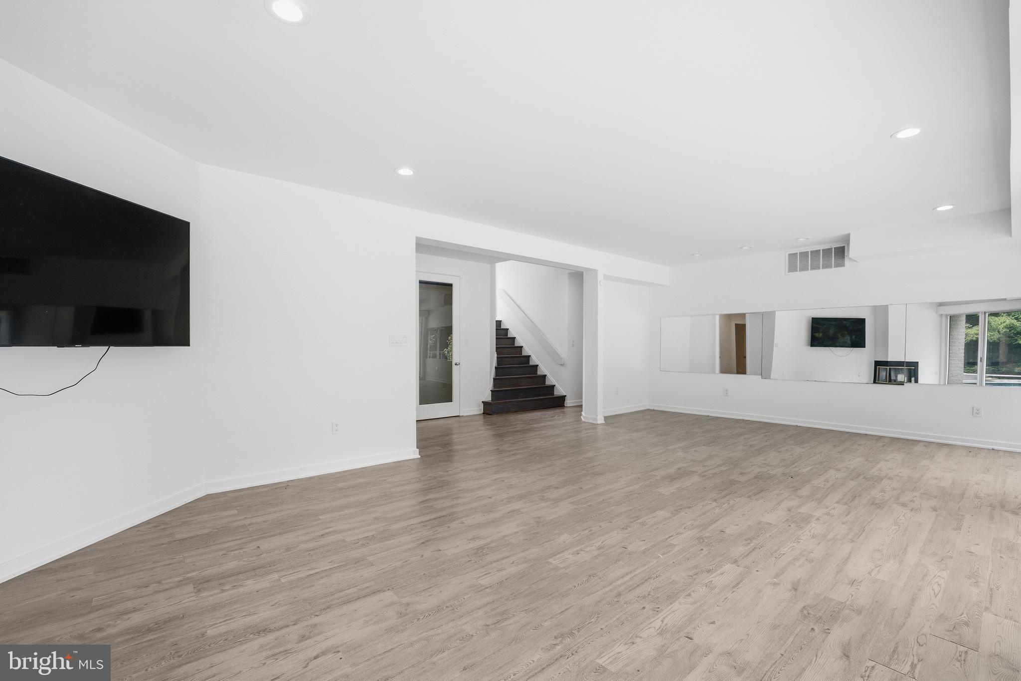 POTOMAC OVERLOOK - Residential