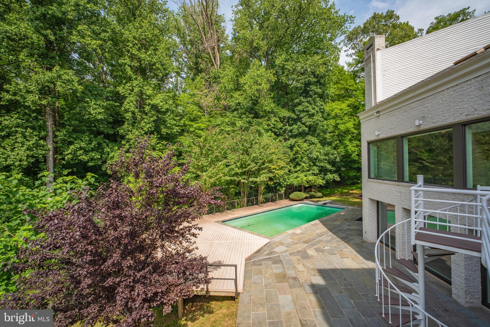 POTOMAC OVERLOOK - Residential