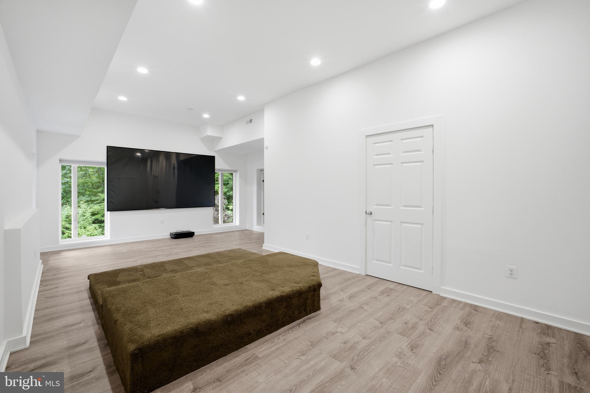 POTOMAC OVERLOOK - Residential