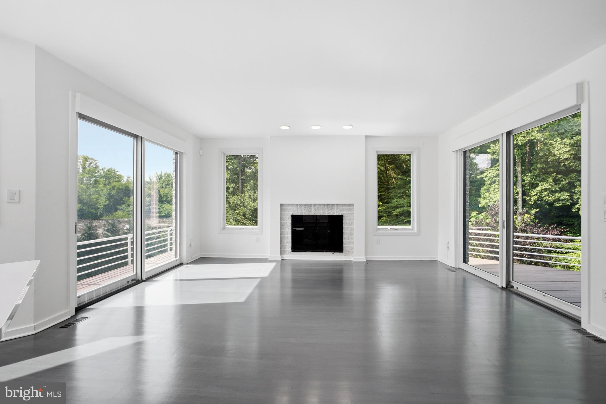 POTOMAC OVERLOOK - Residential