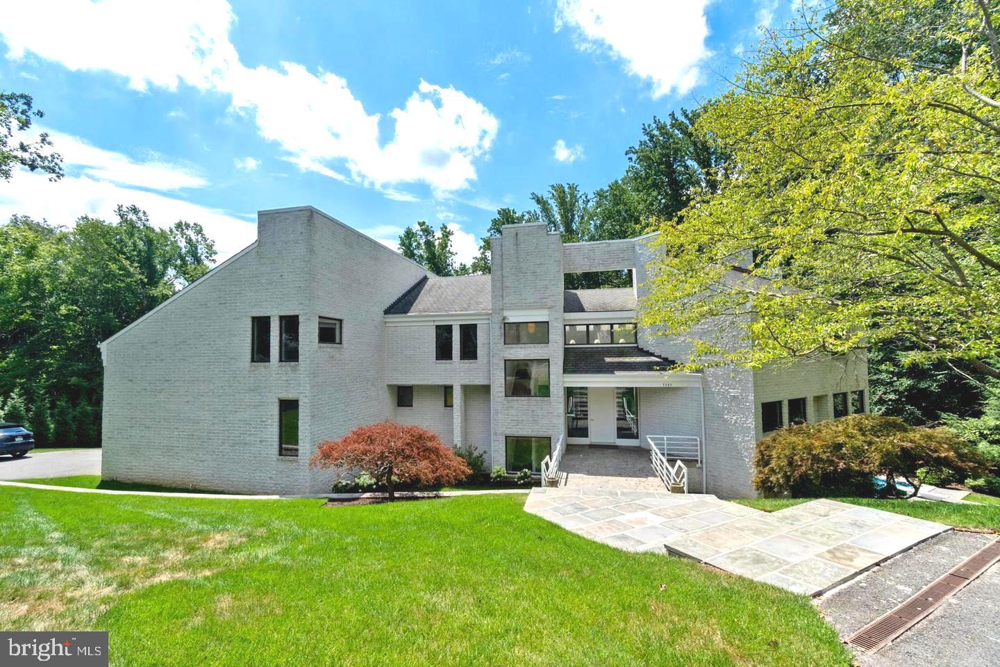 POTOMAC OVERLOOK - Residential