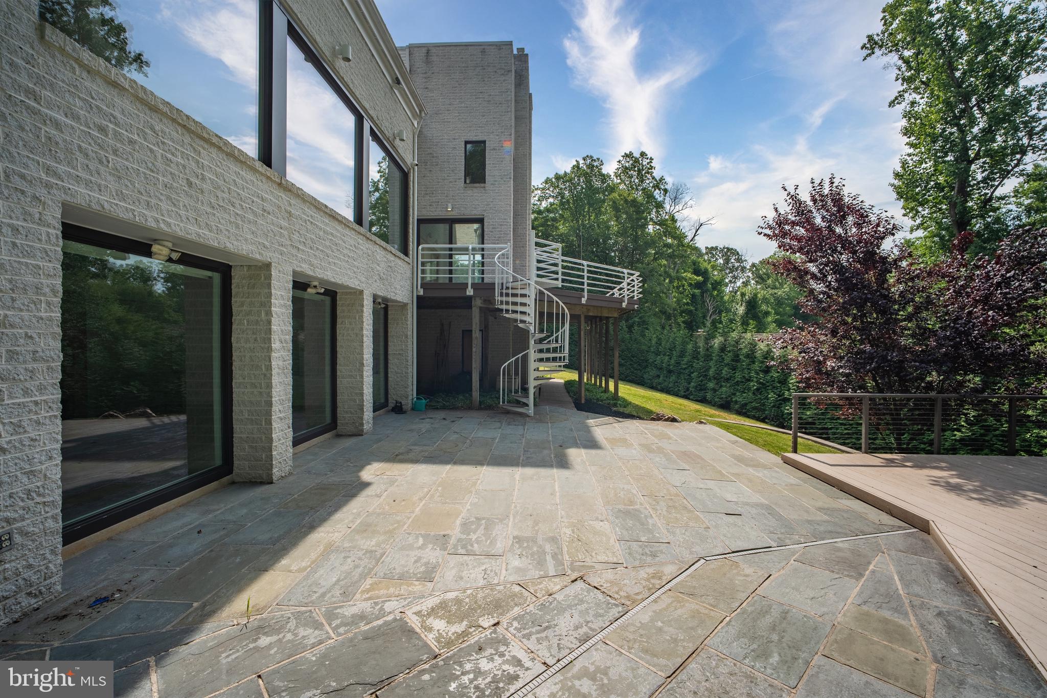 POTOMAC OVERLOOK - Residential