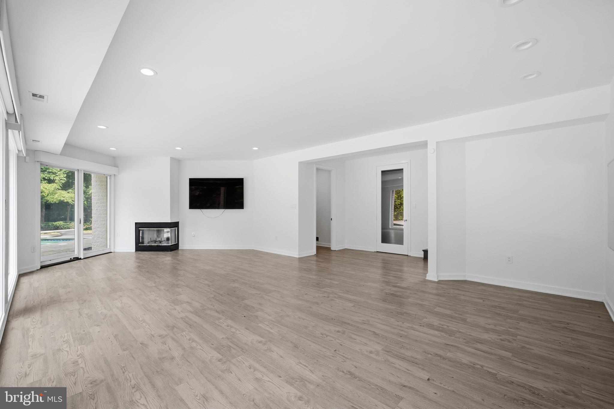 POTOMAC OVERLOOK - Residential