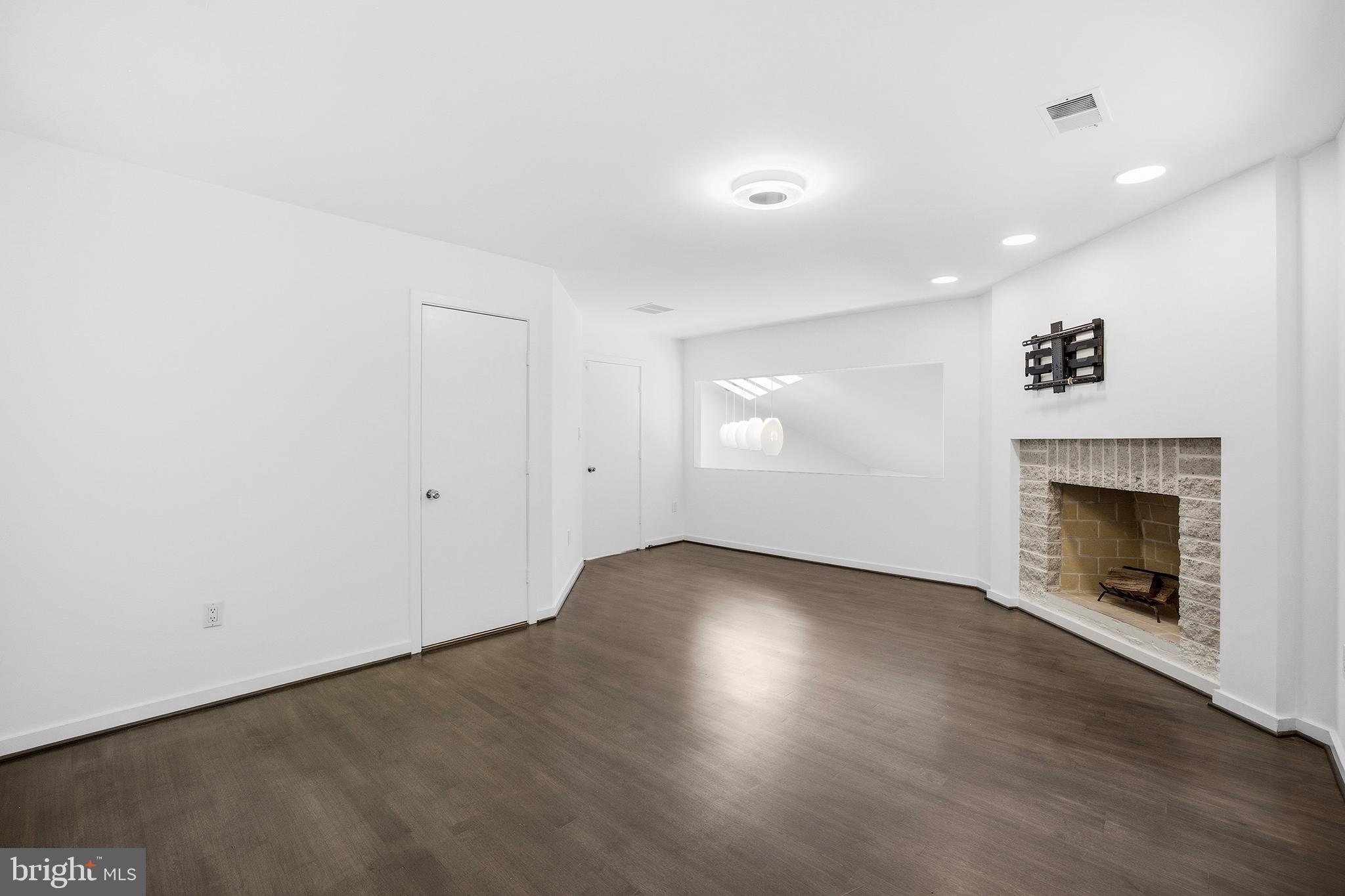 POTOMAC OVERLOOK - Residential