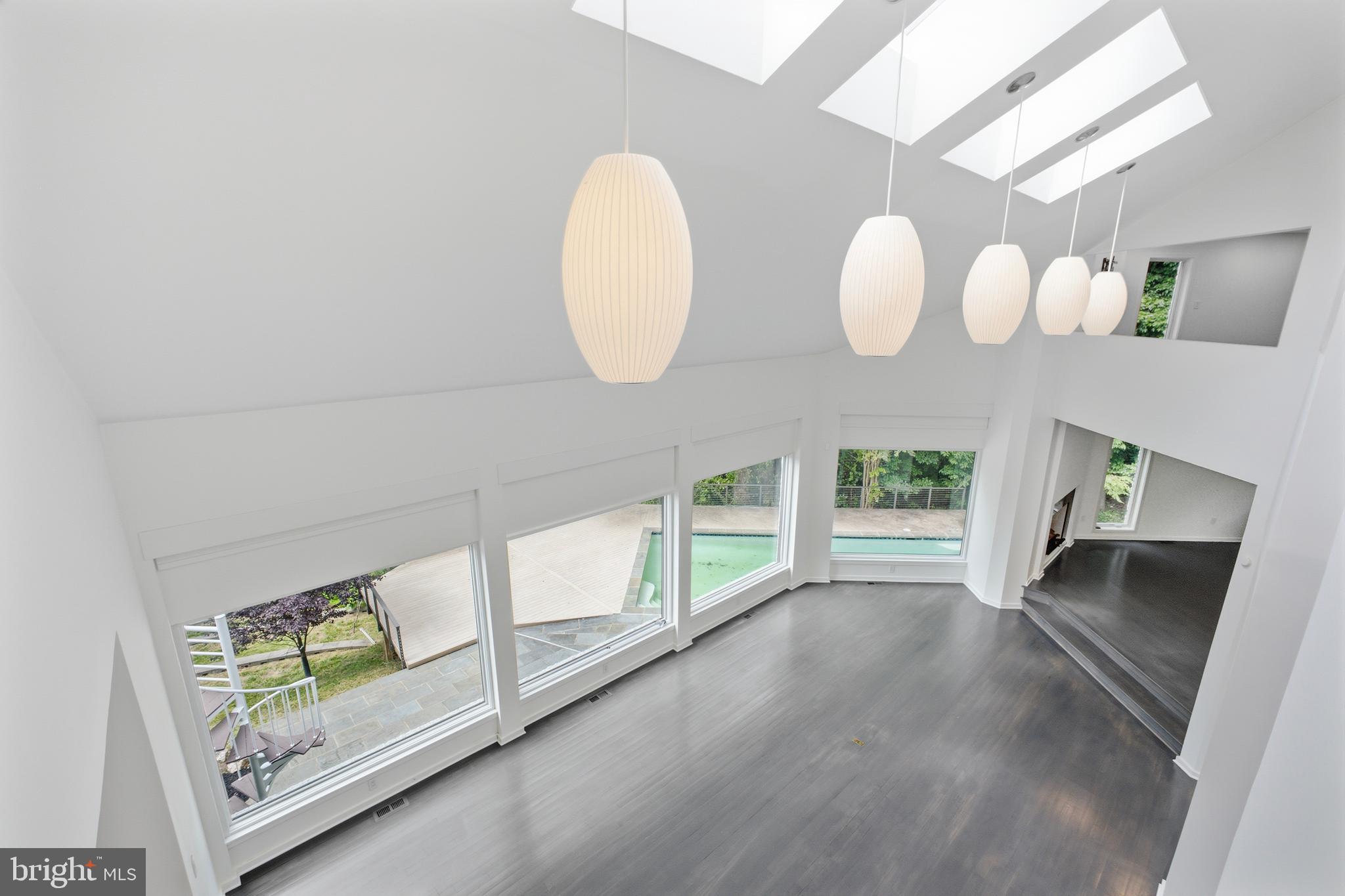 POTOMAC OVERLOOK - Residential