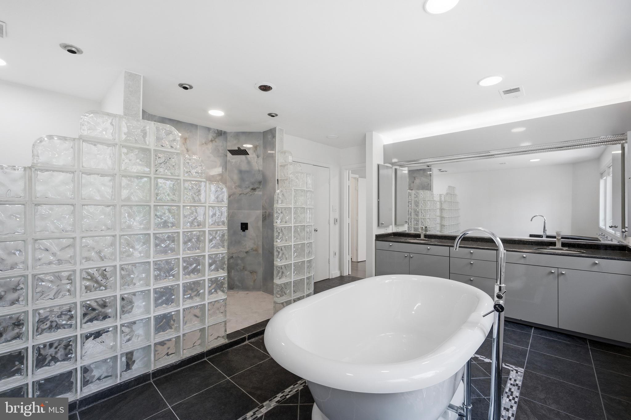 POTOMAC OVERLOOK - Residential