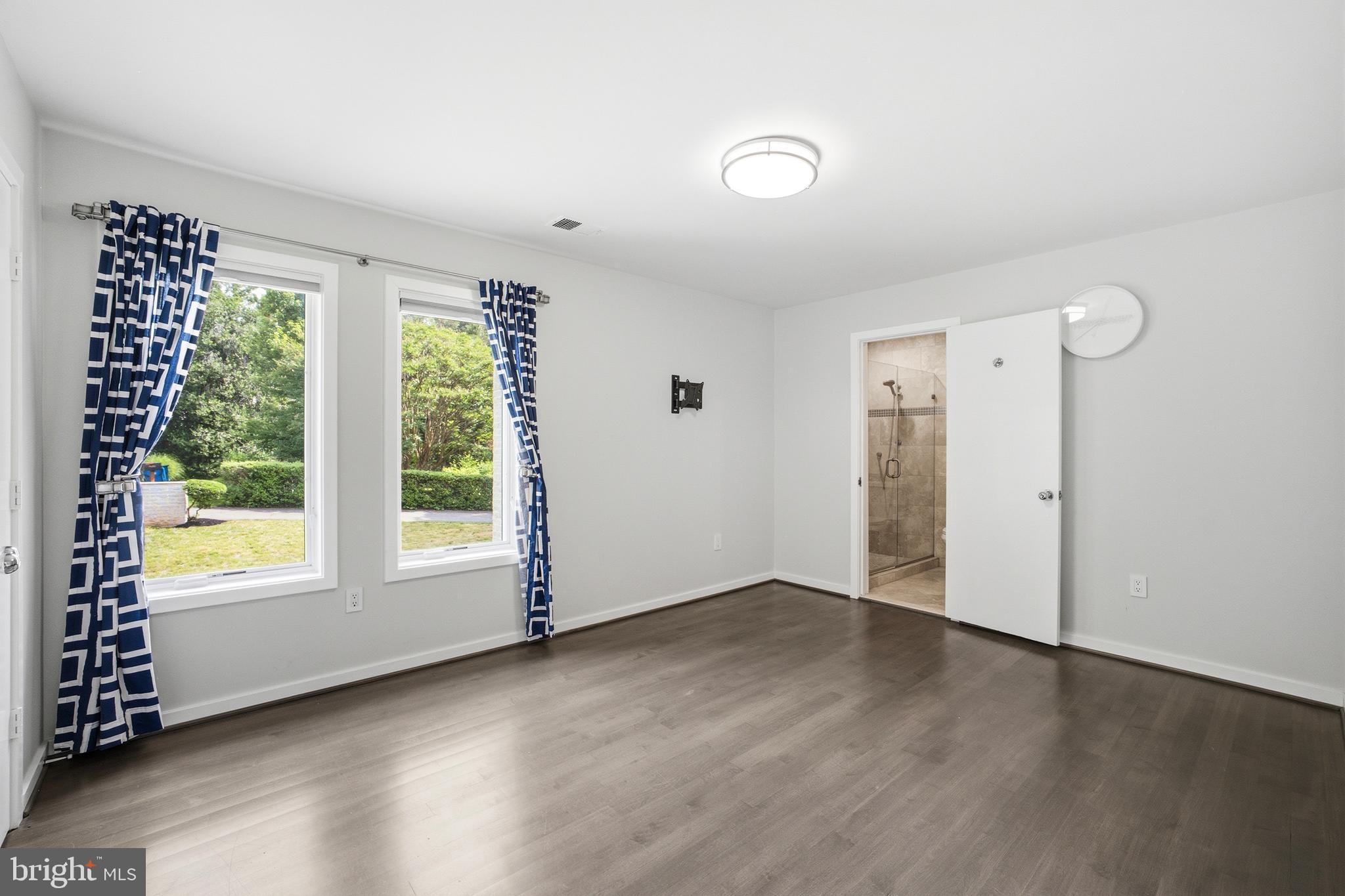 POTOMAC OVERLOOK - Residential