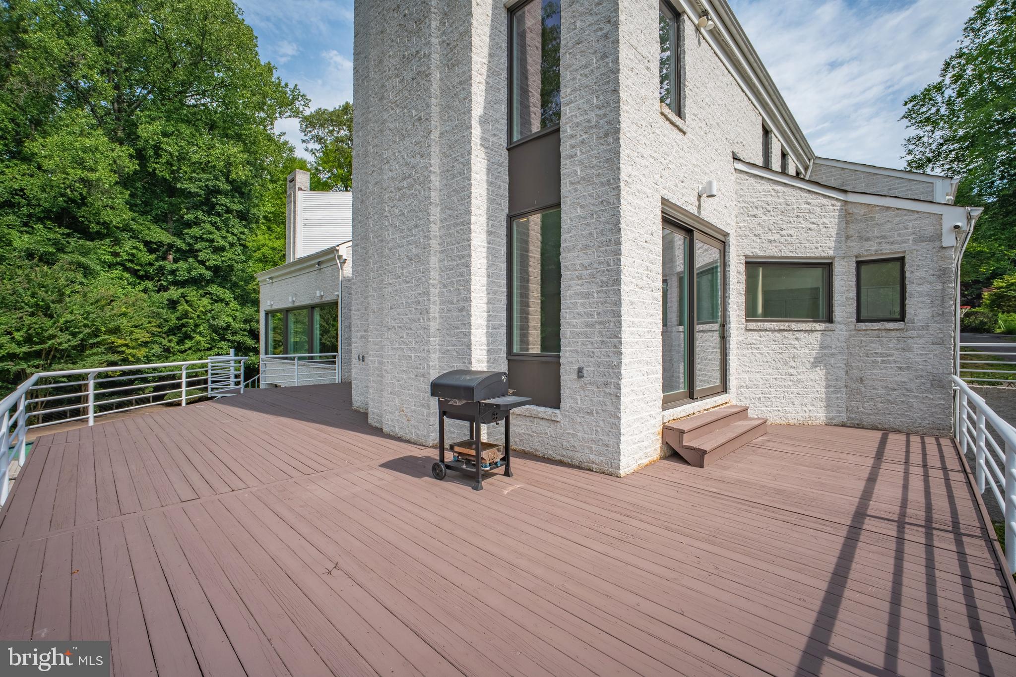 POTOMAC OVERLOOK - Residential