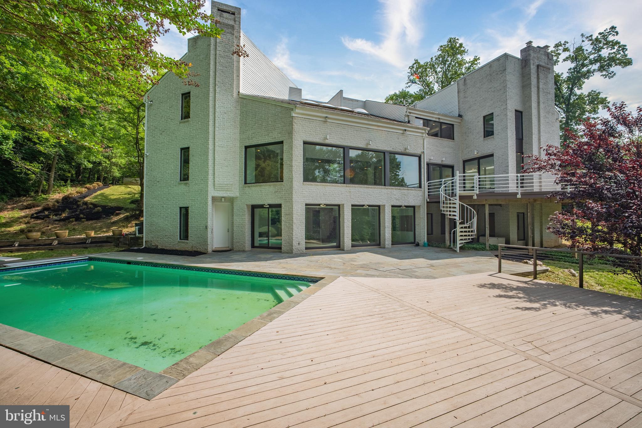 POTOMAC OVERLOOK - Residential