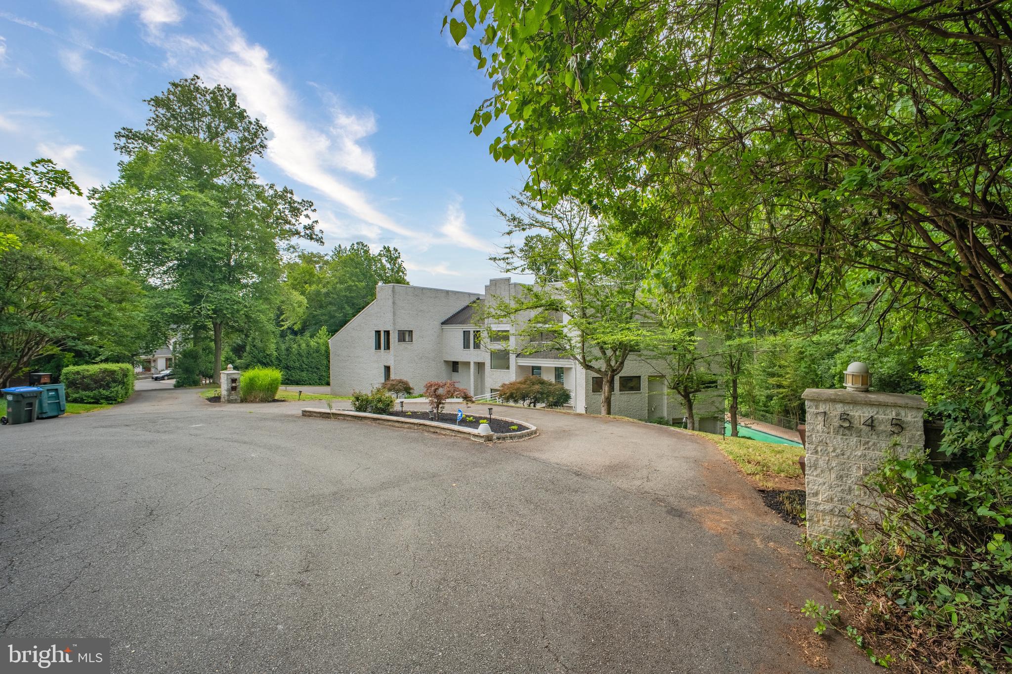 POTOMAC OVERLOOK - Residential