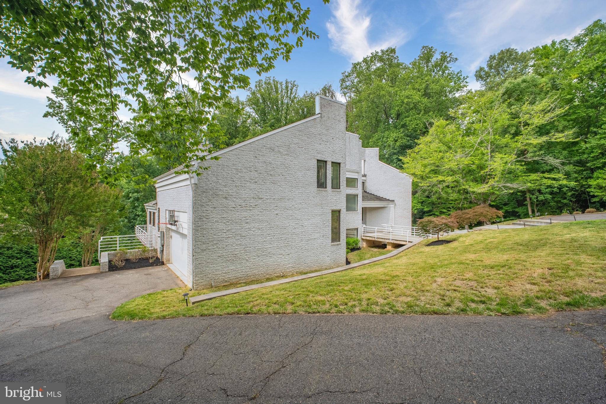 POTOMAC OVERLOOK - Residential