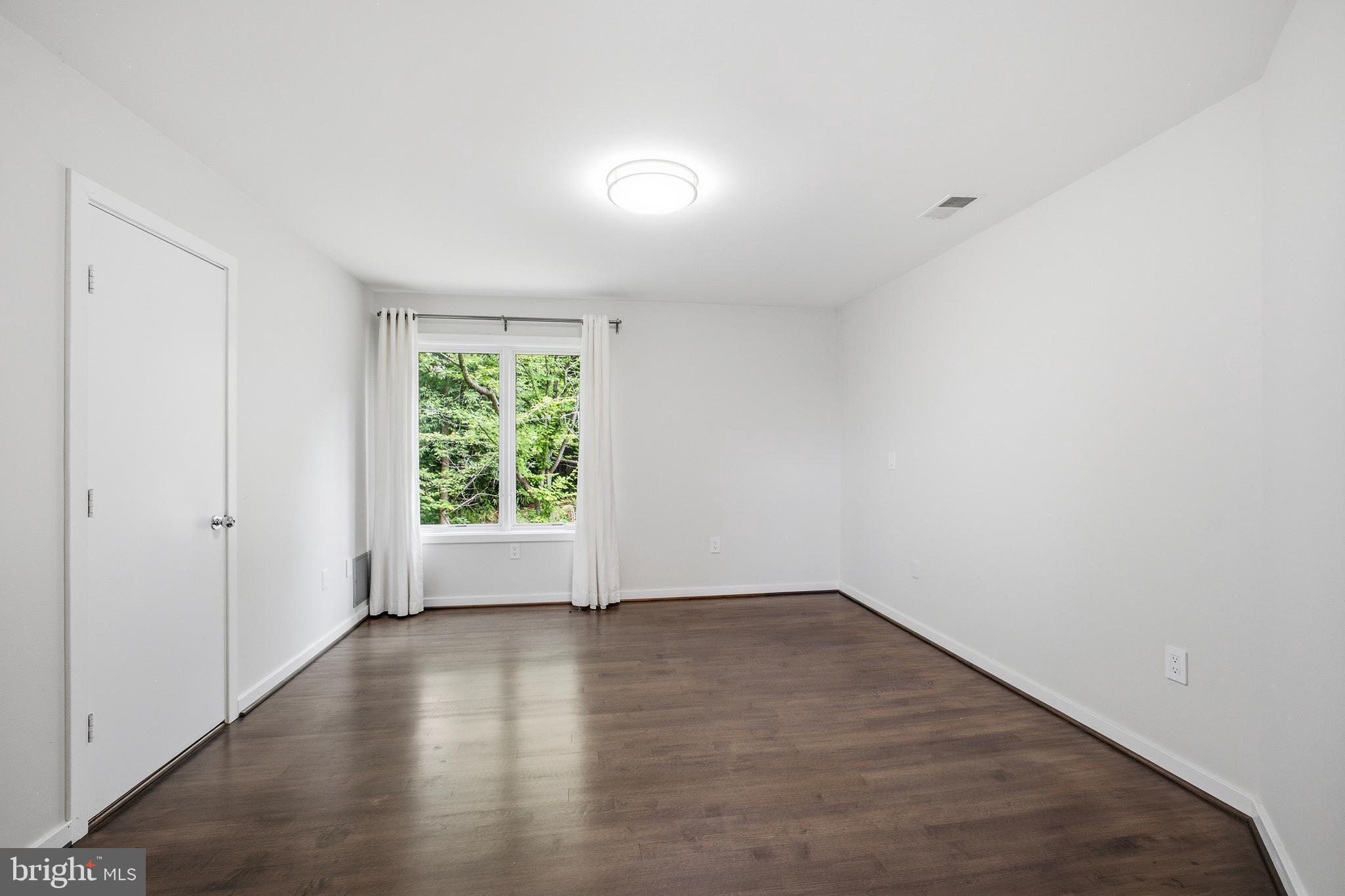 POTOMAC OVERLOOK - Residential