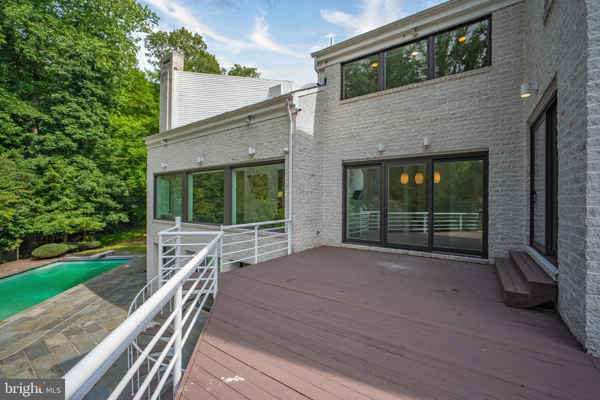 POTOMAC OVERLOOK - Residential