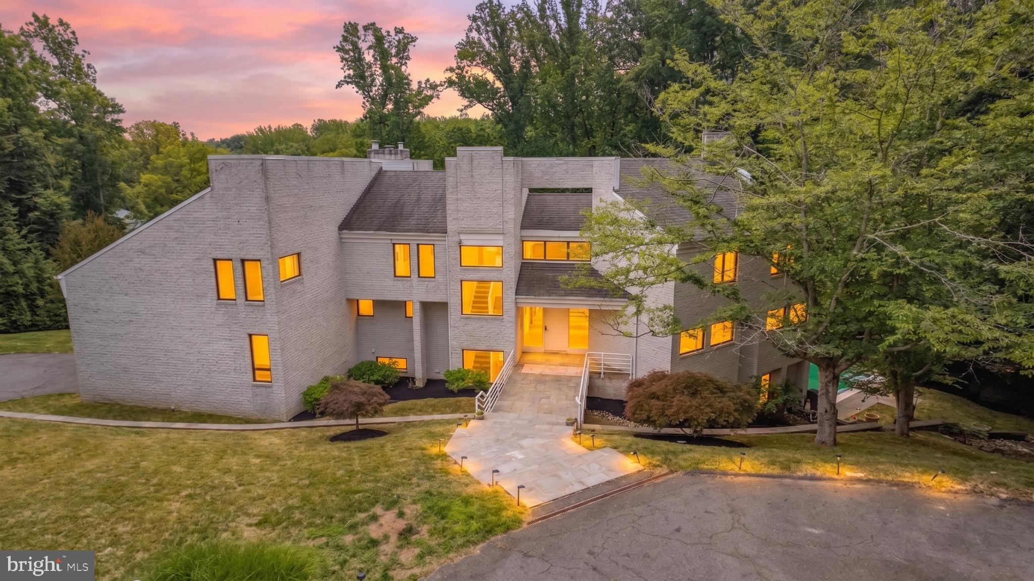 POTOMAC OVERLOOK - Residential