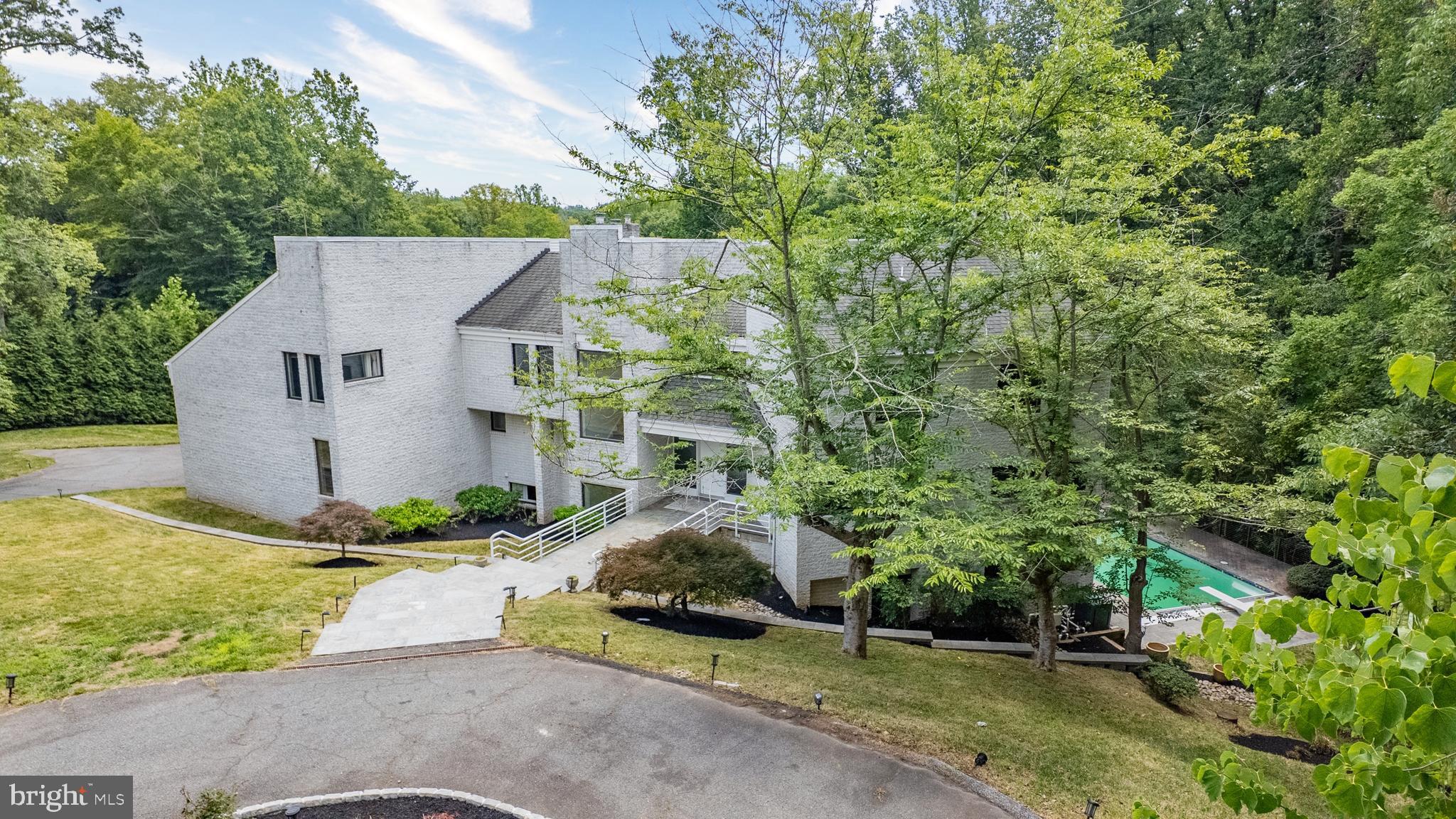 POTOMAC OVERLOOK - Residential