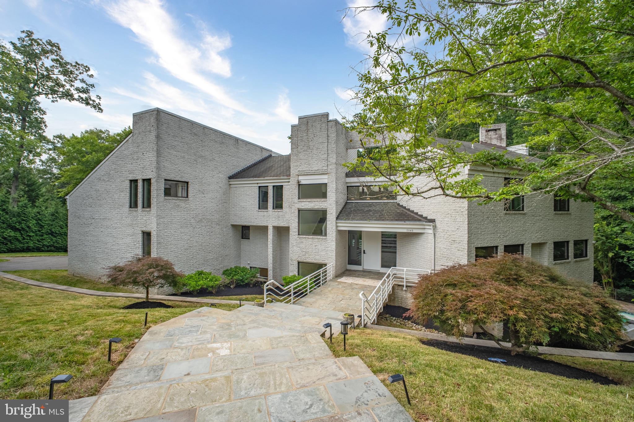 POTOMAC OVERLOOK - Residential